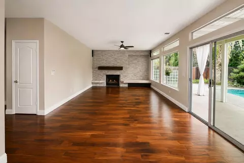 Living - 1650 Emerald Ave, Fresno, CA 93720 photo 4 of 7