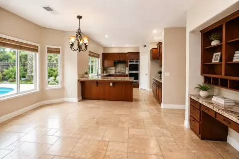 Living - 1650 Emerald Ave, Fresno, CA 93720 photo 3 of 7