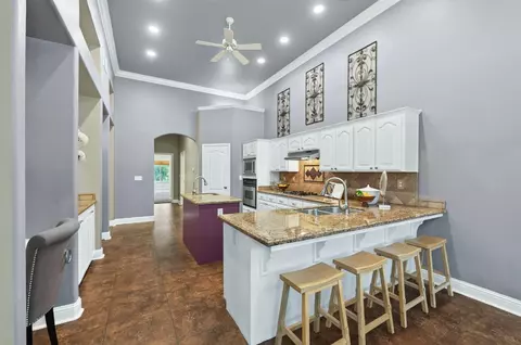 Kitchen - 220 W Serena Ave, Clovis, CA 93619 photo 4 of 8