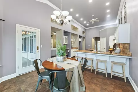 Dining - 220 W Serena Ave, Clovis, CA 93619 photo 2 of 5
