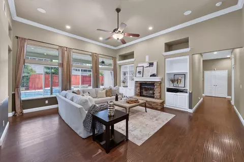 Living - 220 W Serena Ave, Clovis, CA 93619 photo 1 of 4