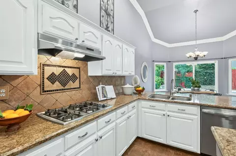 Kitchen - 220 W Serena Ave, Clovis, CA 93619 photo 7 of 8