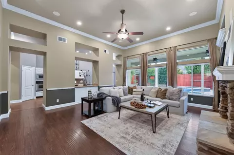 Living - 220 W Serena Ave, Clovis, CA 93619 photo 3 of 4