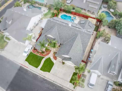 View/Area - 220 W Serena Ave, Clovis, CA 93619 photo 1 of 8
