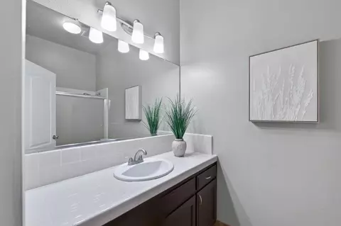 Bath - 220 W Serena Ave, Clovis, CA 93619 photo 1 of 5