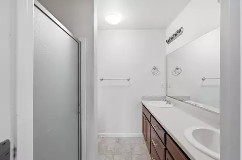 Bath - 1781 Diamond Ave, Sanger, CA 93657 photo 3 of 5