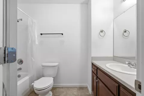 Bath - 1781 Diamond Ave, Sanger, CA 93657 photo 1 of 5