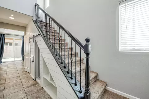 Entry Way - 6037 E Brick Dr, Fresno, CA 93727 photo 1 of 2