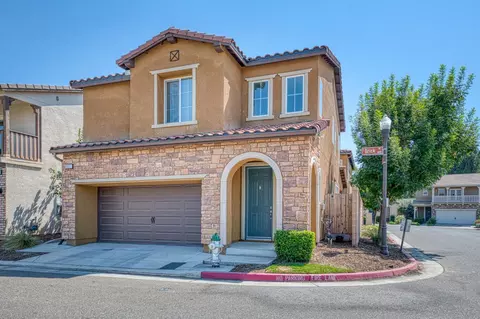 Exterior - 6037 E Brick Dr, Fresno, CA 93727 photo 2 of 4