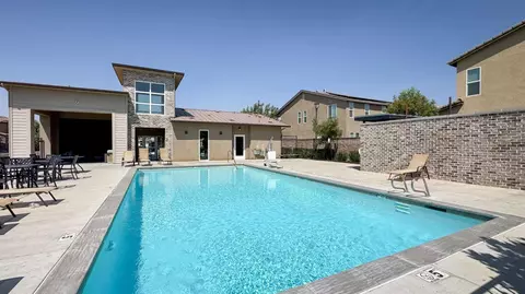 Exterior - 6037 E Brick Dr, Fresno, CA 93727 photo 4 of 4