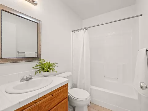 Bath - 3515 Megan Ave, Clovis, CA 93611 photo 2 of 2