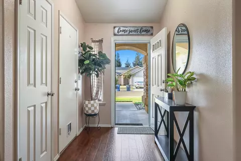 Entry Way - 3410 Winter Way, Madera, CA 93637 photo 2 of 3