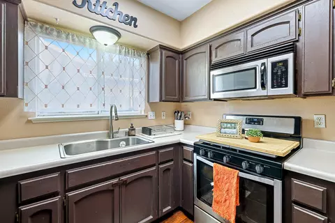 Kitchen - 3410 Winter Way, Madera, CA 93637 photo 1 of 3