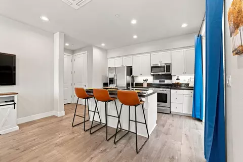 Kitchen - 1681 Heirloom St, Davis, CA 95616 photo 3 of 6