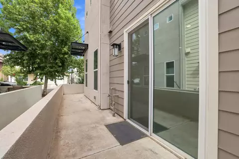 Exterior - 1681 Heirloom St, Davis, CA 95616 photo 4 of 8