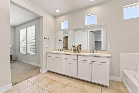 Entry Way - 1681 Heirloom St, Davis, CA 95616 photo 9 of 12