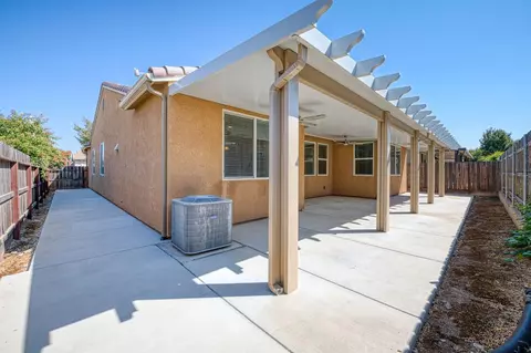 Exterior - 3830 Saginaw Ave, Clovis, CA 93619 photo 3 of 5