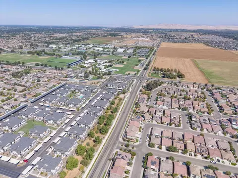 View/Area - 3830 Saginaw Ave, Clovis, CA 93619 photo 7 of 13