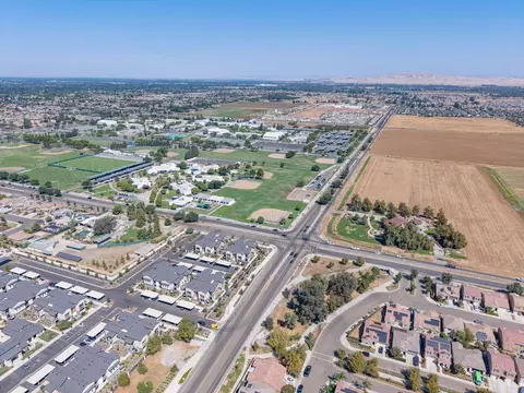 View/Area - 3830 Saginaw Ave, Clovis, CA 93619 photo 3 of 13