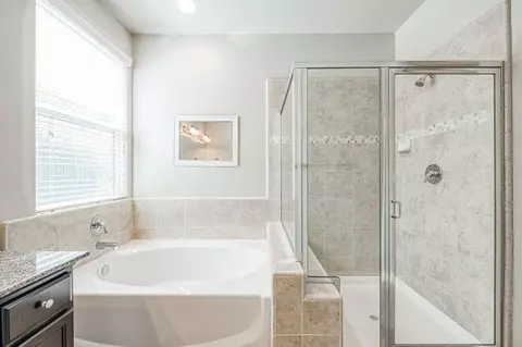 Bath - 3830 Saginaw Ave, Clovis, CA 93619 photo 3 of 3