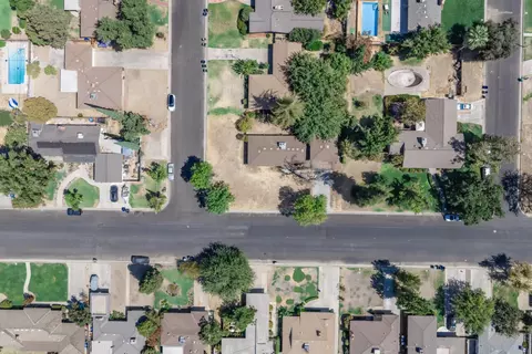 View/Area - 619 Foster Ave, Madera, CA 93637 photo 3 of 8