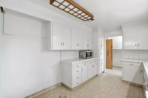Kitchen - 619 Foster Ave, Madera, CA 93637 photo 1 of 5