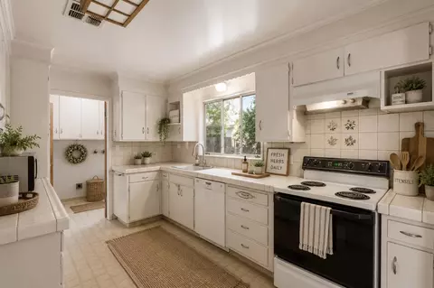 Kitchen - 619 Foster Ave, Madera, CA 93637 photo 5 of 5