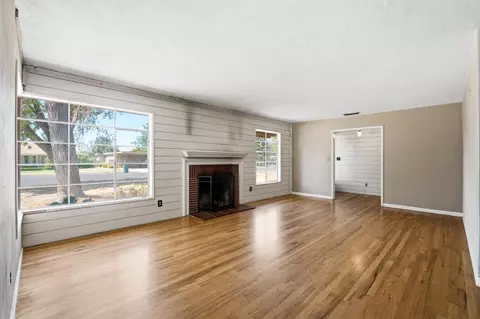 Living - 619 Foster Ave, Madera, CA 93637 photo 1 of 4