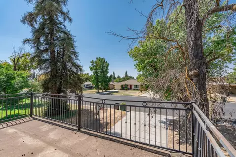 Exterior - 619 Foster Ave, Madera, CA 93637 photo 4 of 12