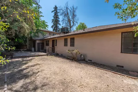 Exterior - 619 Foster Ave, Madera, CA 93637 photo 9 of 12