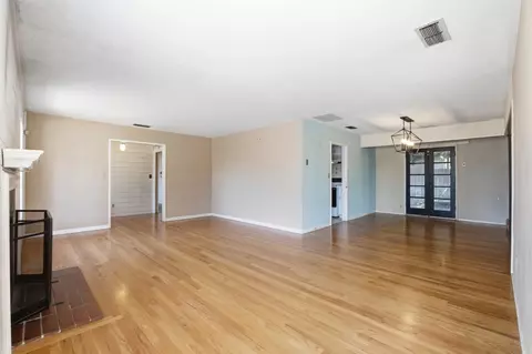Living - 619 Foster Ave, Madera, CA 93637 photo 2 of 4