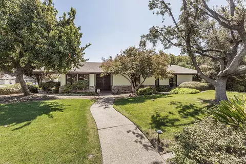2094 Fairmont Ave, Clovis, CA 93611