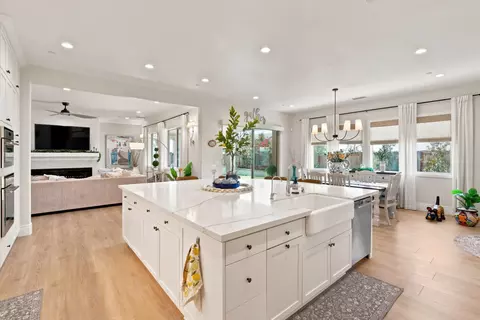 Kitchen - 1050 Treasure Hills Dr, Madera, CA 93636 photo 3 of 3