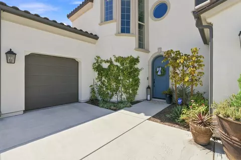 Exterior - 1050 Treasure Hills Dr, Madera, CA 93636 photo 2 of 4