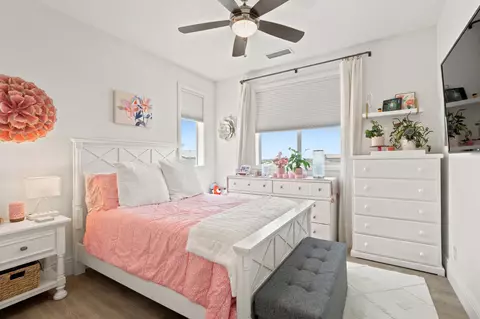 Bedroom - 1050 Treasure Hills Dr, Madera, CA 93636 photo 3 of 3