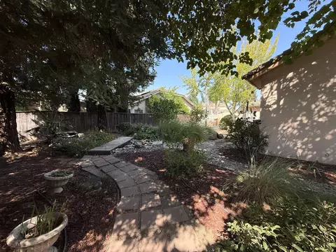 Exterior - 143 W W Loop, Madera, CA 93637 photo 4 of 5