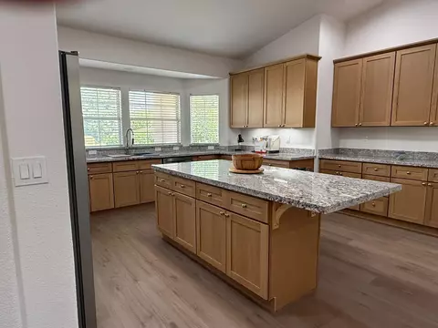 Kitchen - 143 W W Loop, Madera, CA 93637 photo 2 of 7