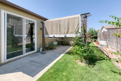 Exterior - 3065 Antonio, Clovis, CA 93619 photo 3 of 10