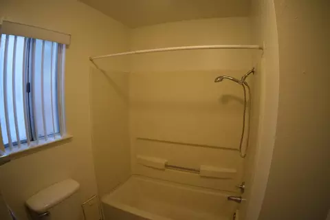 Bath - 856 Laker Ln, Fowler, CA 93625 photo 1 of 2