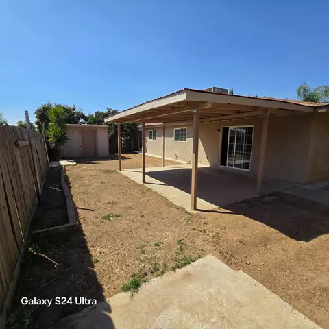 Exterior - 500 E Clark St, Madera, CA 93638 photo 4 of 4