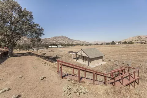 Exterior - 7197 Perlman Dr, Sanger, CA 93657 photo 8 of 12