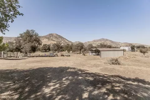 Exterior - 7197 Perlman Dr, Sanger, CA 93657 photo 12 of 12