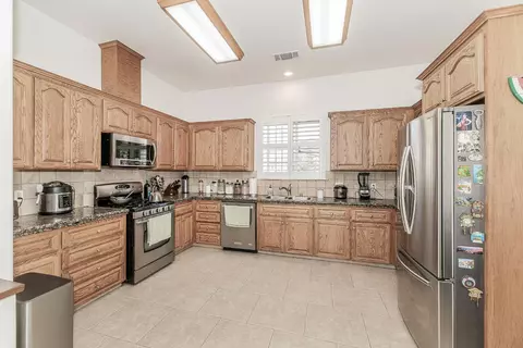 Kitchen - 7197 Perlman Dr, Sanger, CA 93657 photo 1 of 1