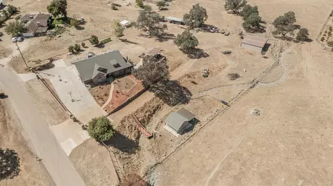 View/Area - 7197 Perlman Dr, Sanger, CA 93657 photo 3 of 7