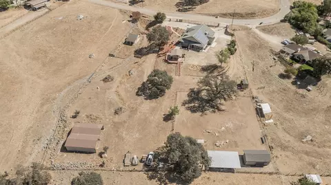 View/Area - 7197 Perlman Dr, Sanger, CA 93657 photo 5 of 7