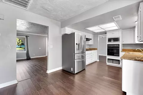Kitchen - 857 Los Altos Ave, Clovis, CA 93612 photo 4 of 4