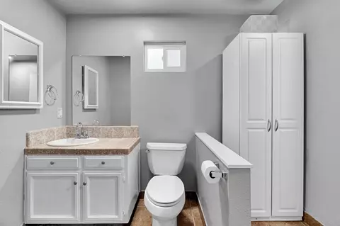 Bath - 857 Los Altos Ave, Clovis, CA 93612 photo 2 of 5