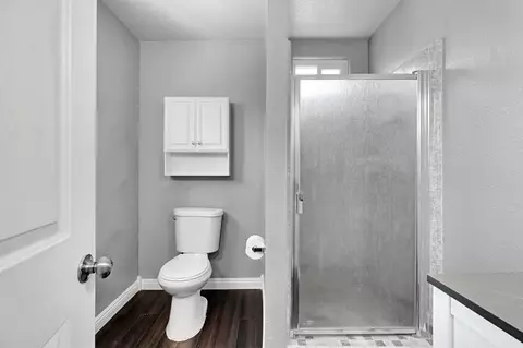 Bath - 857 Los Altos Ave, Clovis, CA 93612 photo 5 of 5