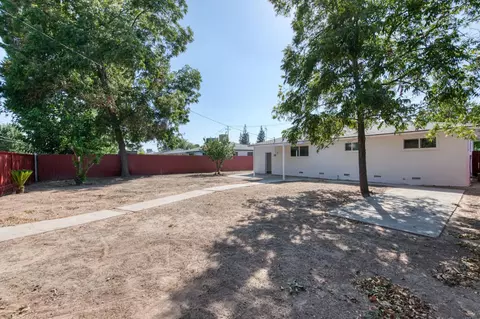 Exterior - 53 N Dewitt Ave, Clovis, CA 93612 photo 8 of 10