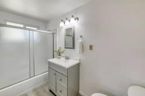 Bath - 53 N Dewitt Ave, Clovis, CA 93612 photo 1 of 1